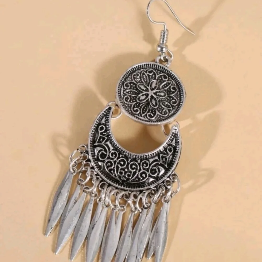 bohemian tassel drop silver metal earrings - Picture 2 of 7